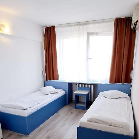 יאשי Hotel Victoria מראה חיצוני תמונה
