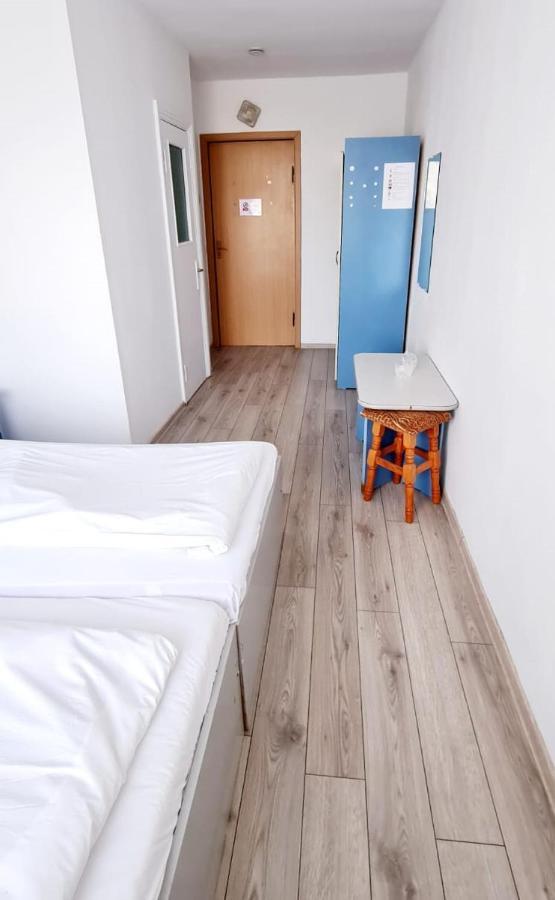 יאשי Hotel Victoria מראה חיצוני תמונה