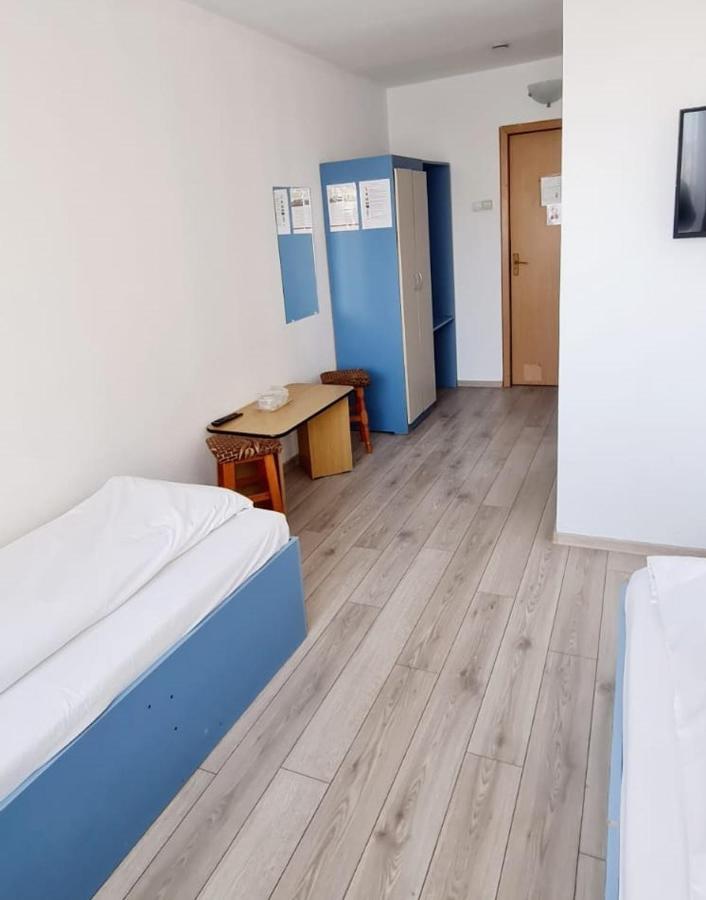 יאשי Hotel Victoria מראה חיצוני תמונה