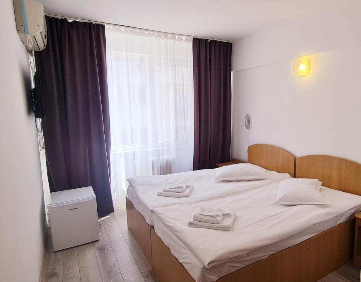 יאשי Hotel Victoria מראה חיצוני תמונה