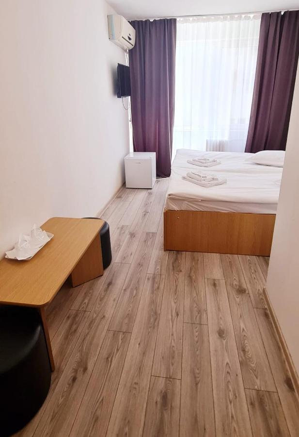 יאשי Hotel Victoria מראה חיצוני תמונה
