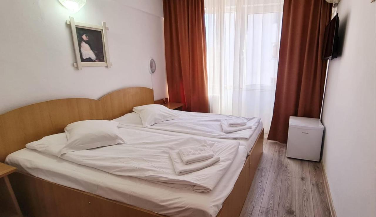 יאשי Hotel Victoria מראה חיצוני תמונה