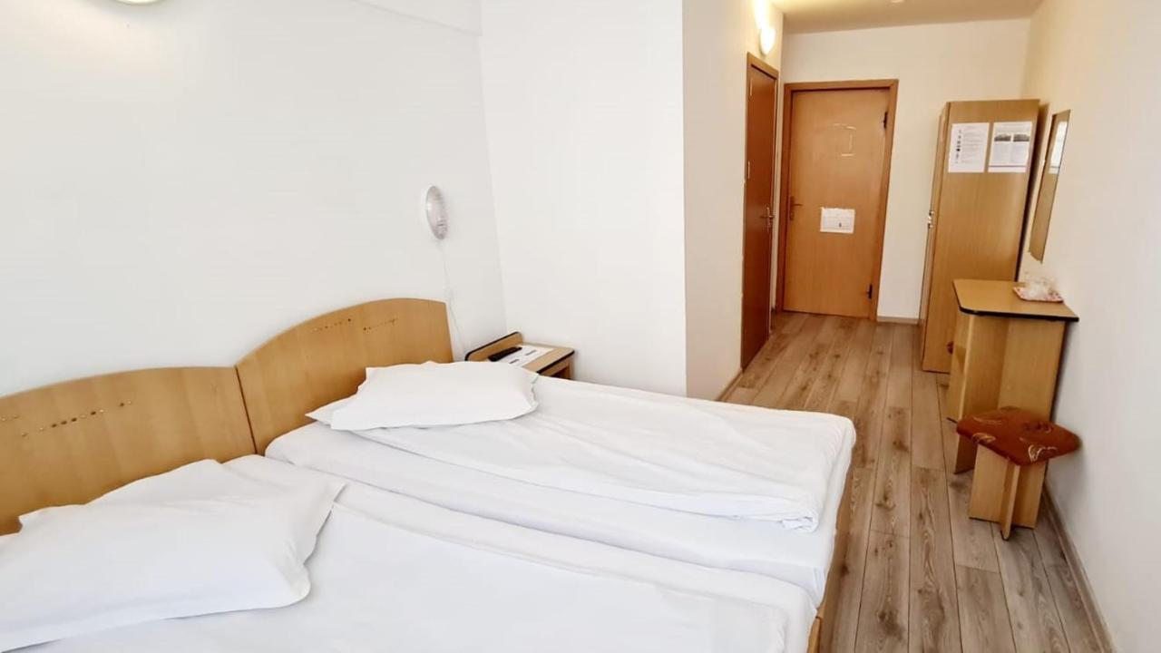 יאשי Hotel Victoria מראה חיצוני תמונה