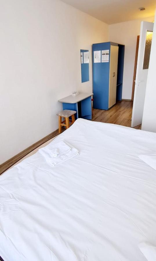 יאשי Hotel Victoria מראה חיצוני תמונה
