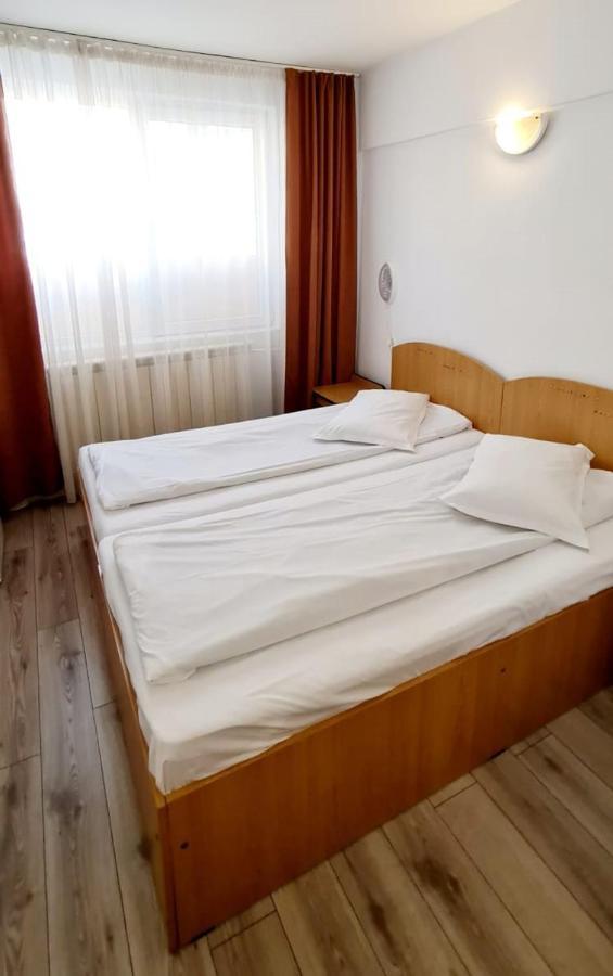 יאשי Hotel Victoria מראה חיצוני תמונה