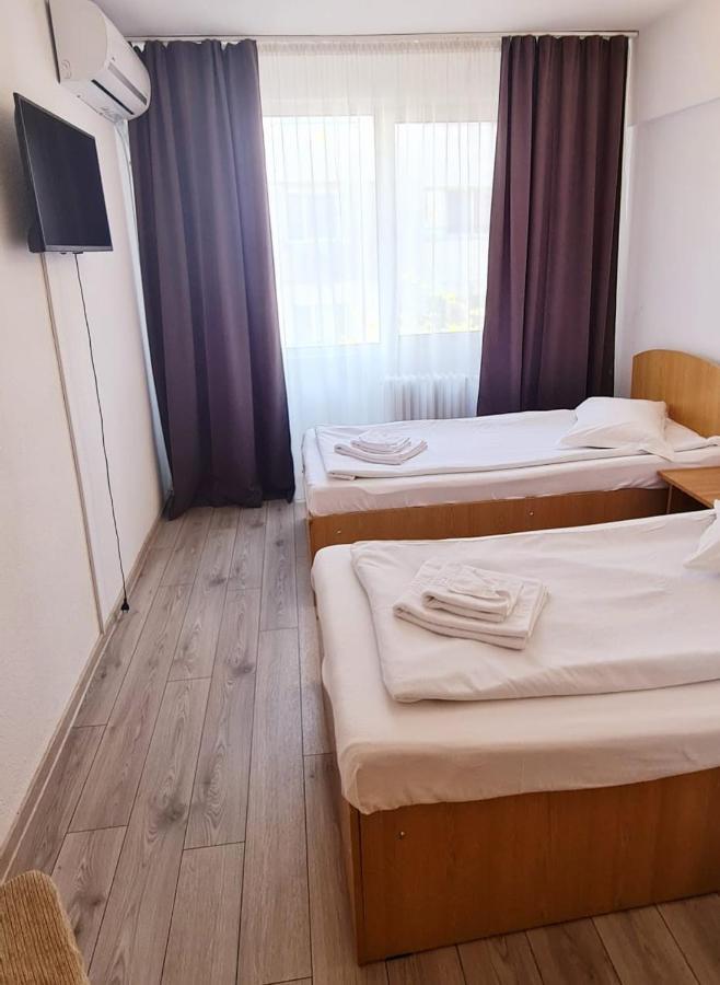 יאשי Hotel Victoria מראה חיצוני תמונה