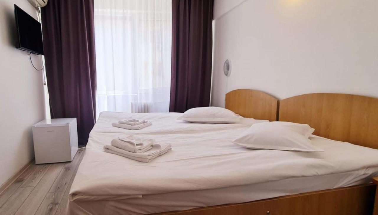 יאשי Hotel Victoria מראה חיצוני תמונה