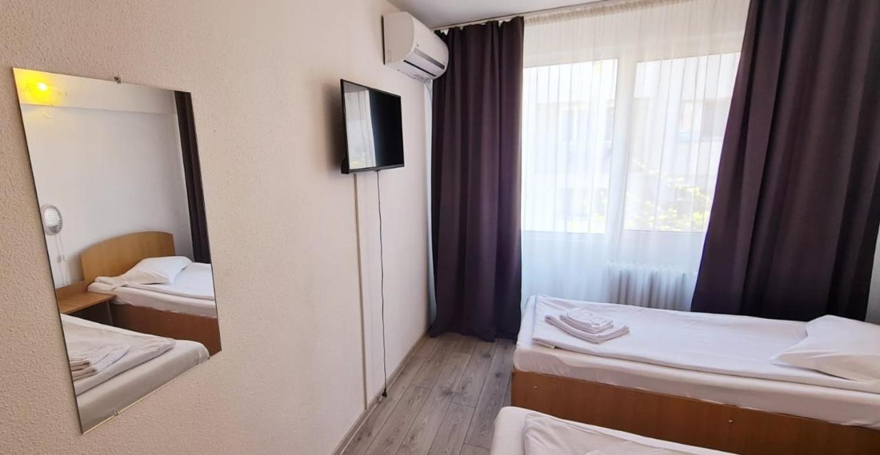 יאשי Hotel Victoria מראה חיצוני תמונה